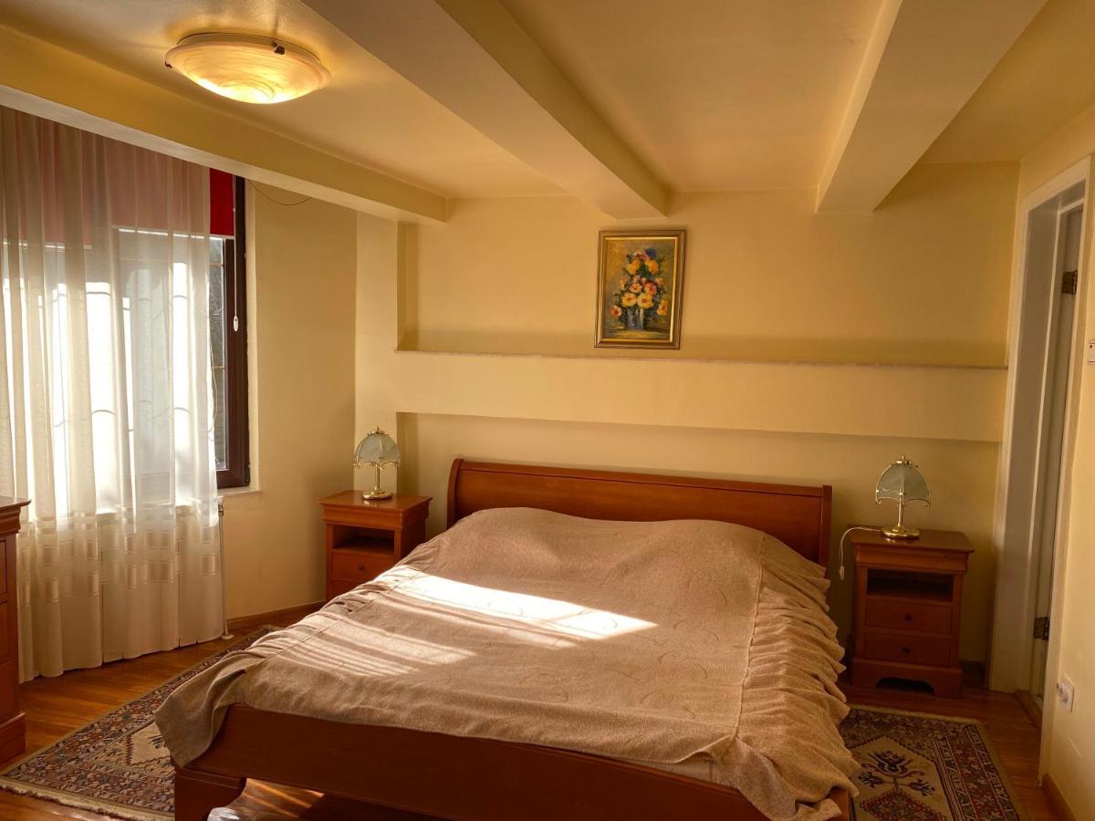 Vila Phoenix Aparthotel เปรดัล ภายนอก รูปภาพ