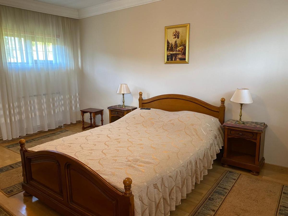 Vila Phoenix Aparthotel เปรดัล ภายนอก รูปภาพ