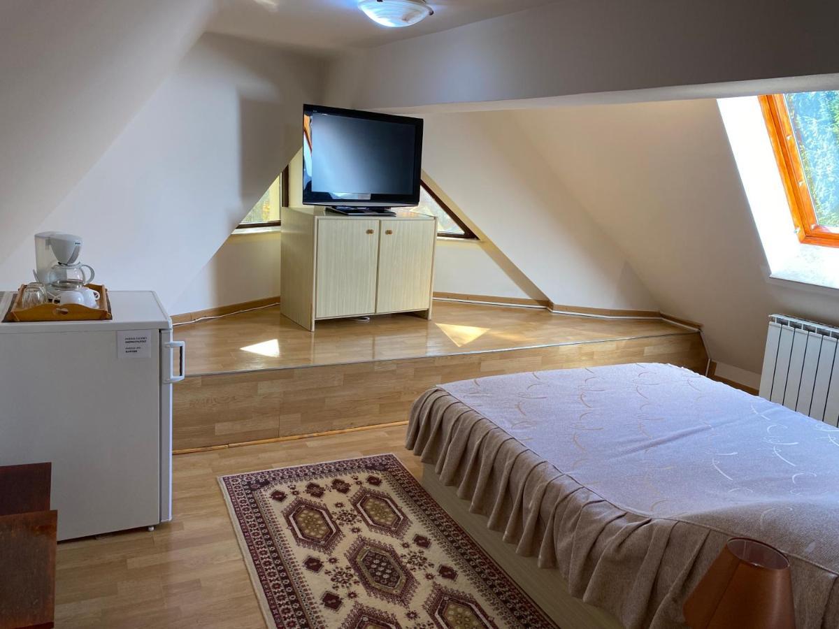 Vila Phoenix Aparthotel เปรดัล ภายนอก รูปภาพ